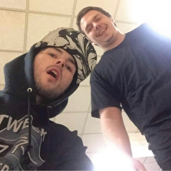 Mac’s World - Picture 2 of 2